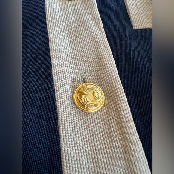 CHANEL Boutique Vintage Blazer & Skirt Set, Navy Blue - Picture 8 of 16